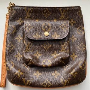 Louis Vuitton Monogram Canvas Partition Wristlet